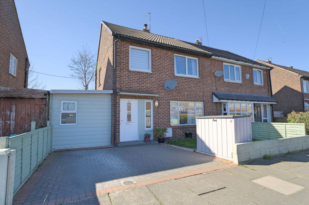 76 Fieldway