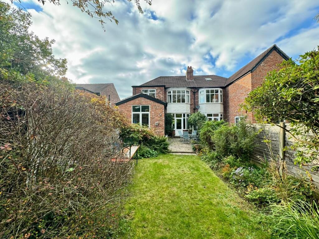 12 St Brannocks Road