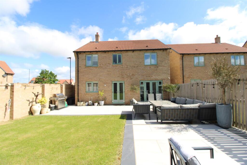 23 Broadfield Meadows