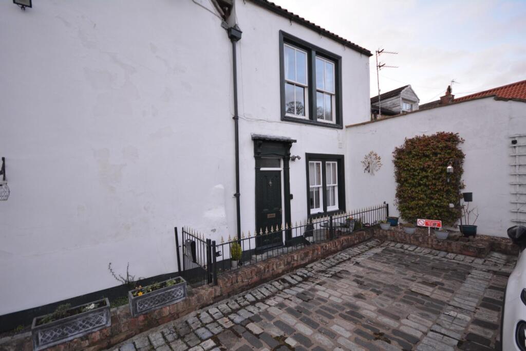 4, Kings Lodge, 22 Market Place