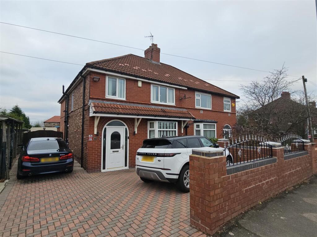 40 Ringway Road