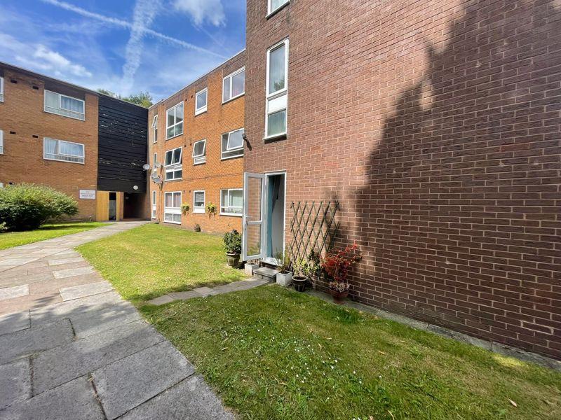 837 Altrincham Road