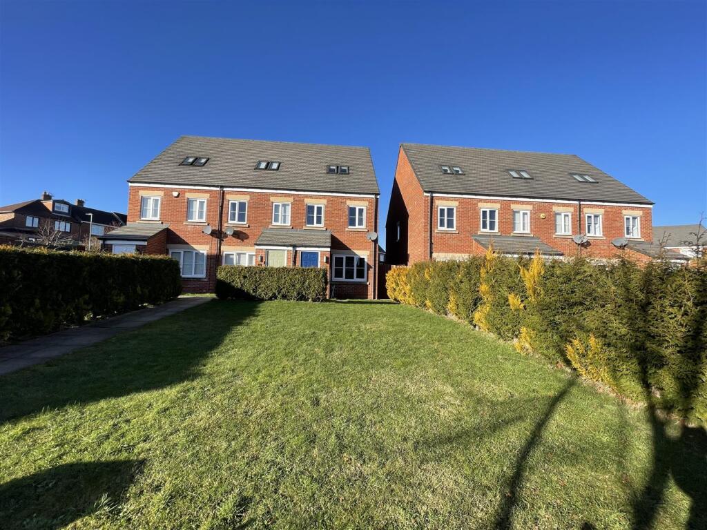 45 Sandringham Way