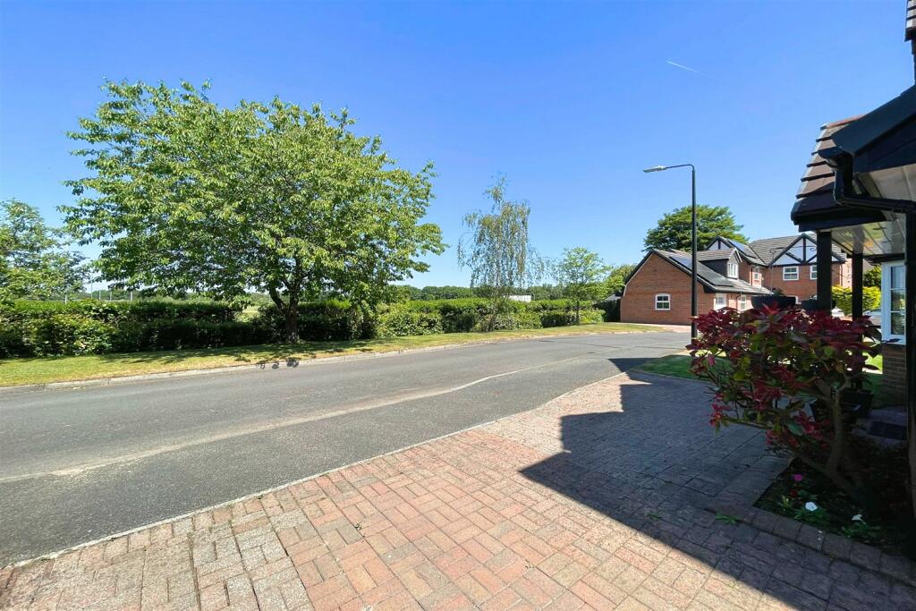 5 Juniper Close