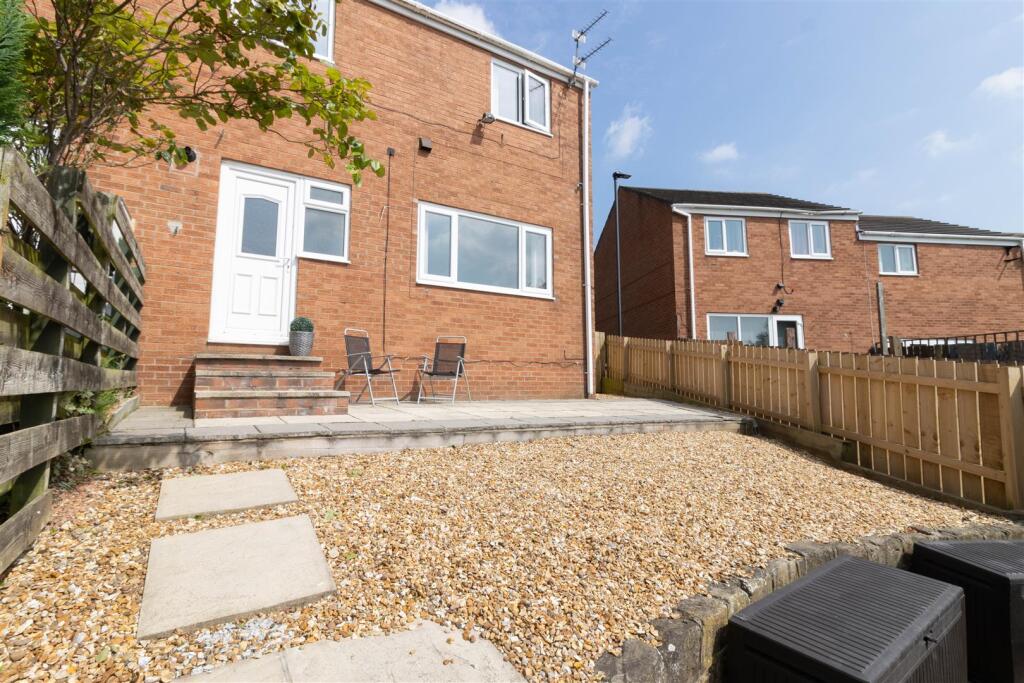 8 Clydesdale Road