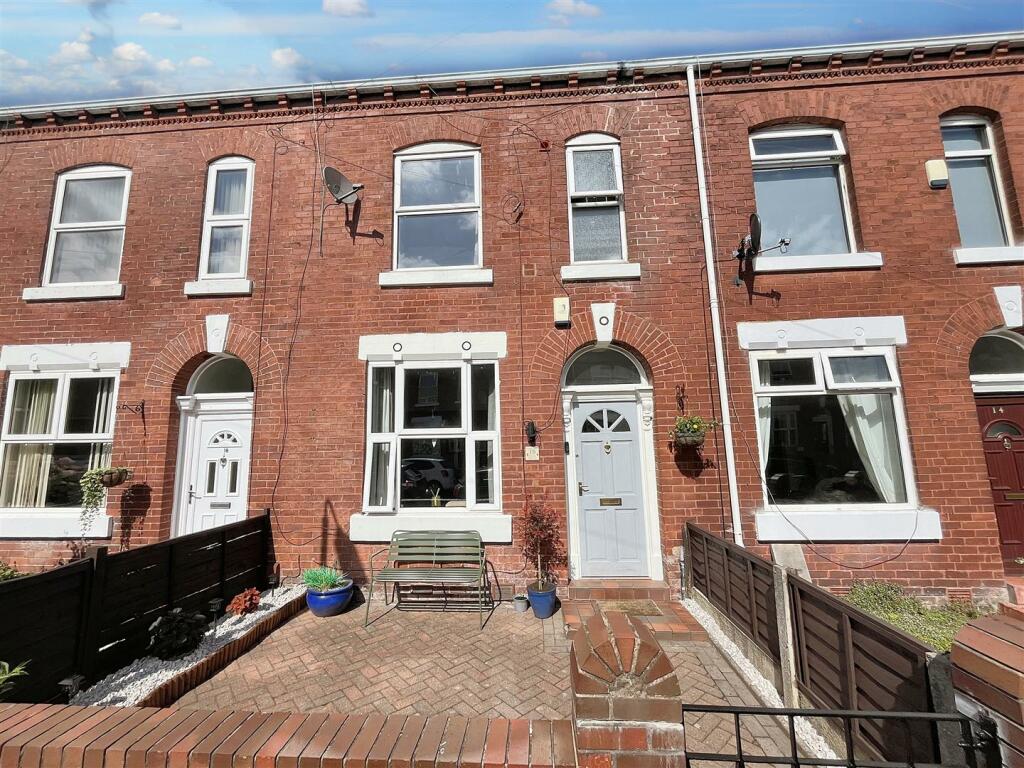 16 Elm Grove