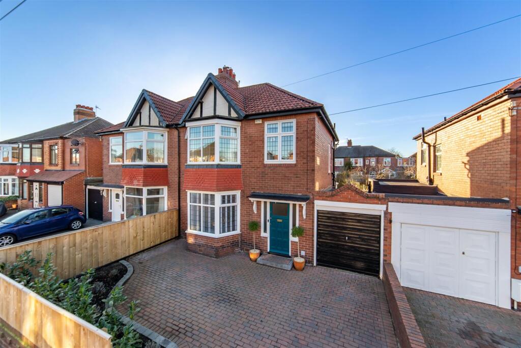 7 Prestwick Gardens
