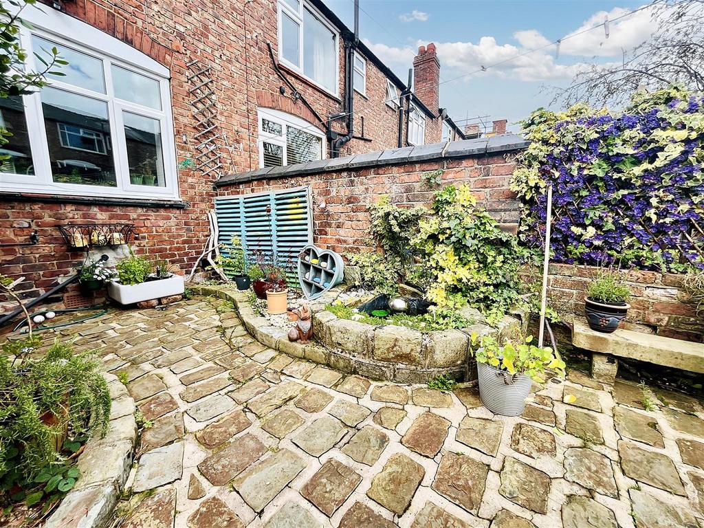 27 Bemrose Avenue