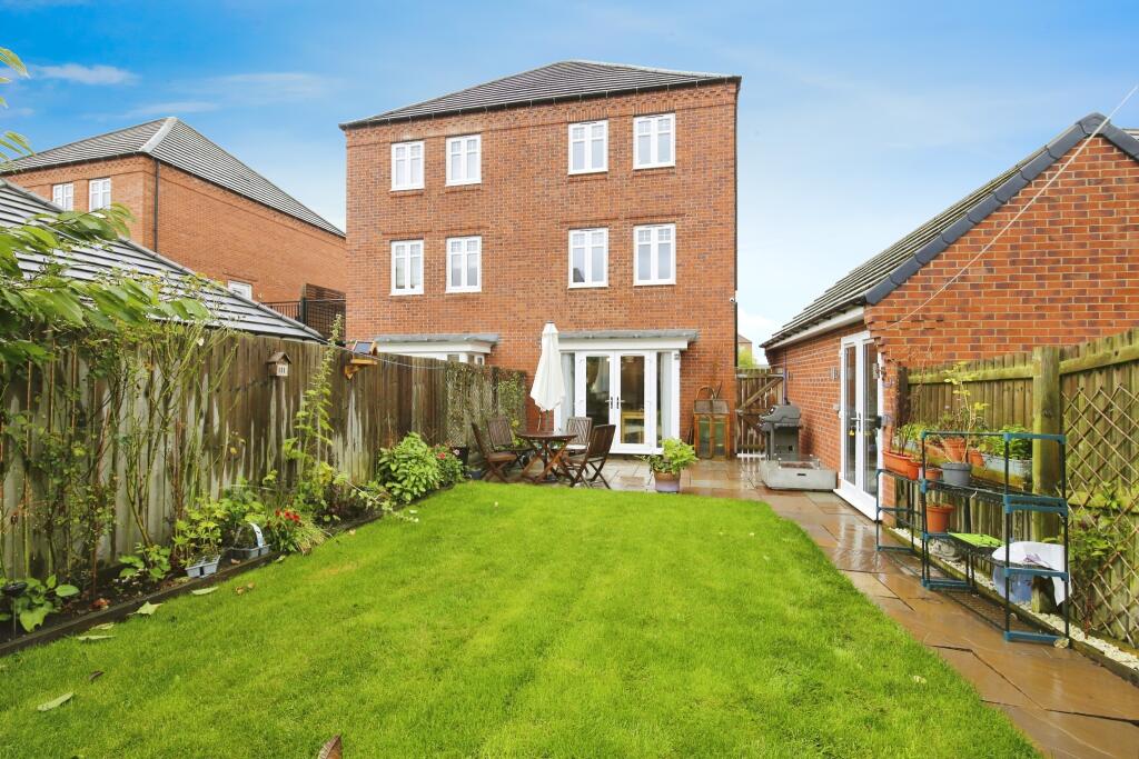 17 Turnberry Walk