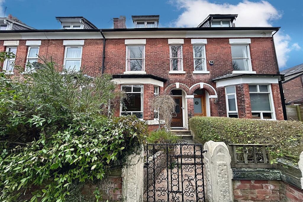 9 Leamington Avenue