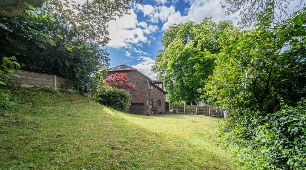 3 Ollerton Close