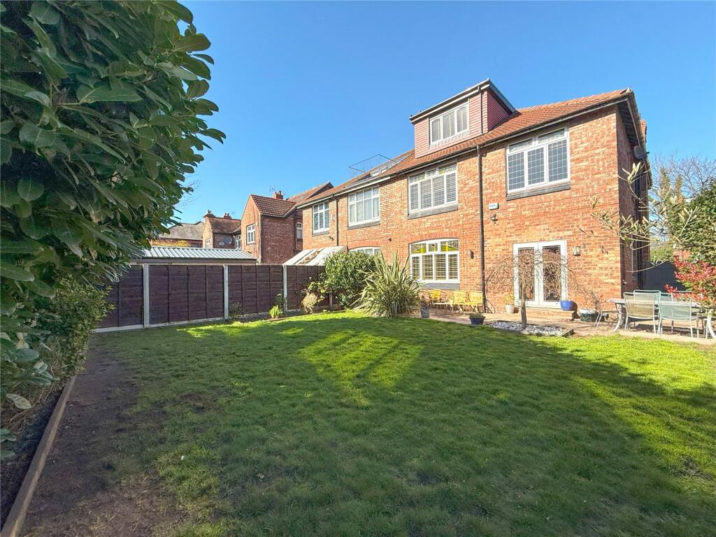 12 Sandileigh Avenue