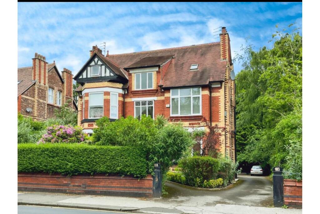 32 Barlow Moor Road