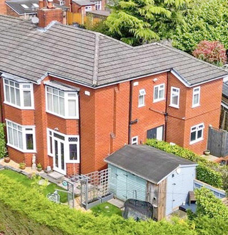 10 Parr Fold Avenue