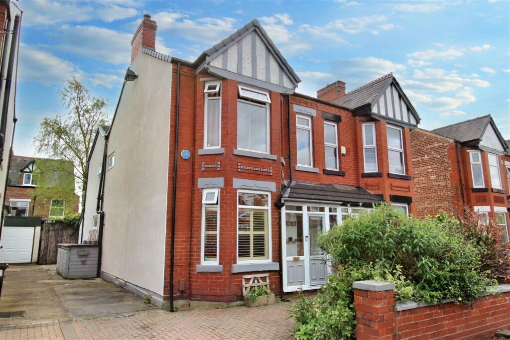 16 Langdale Road