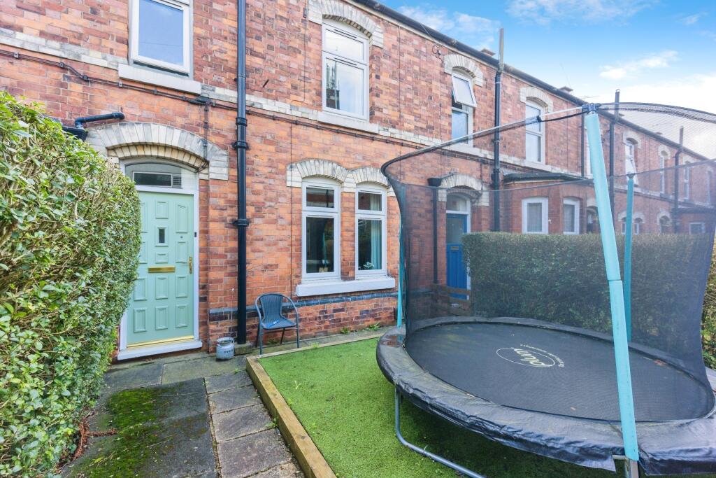 14 Hollins Terrace
