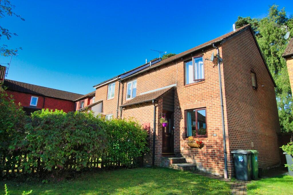 12 Roxburghe Close