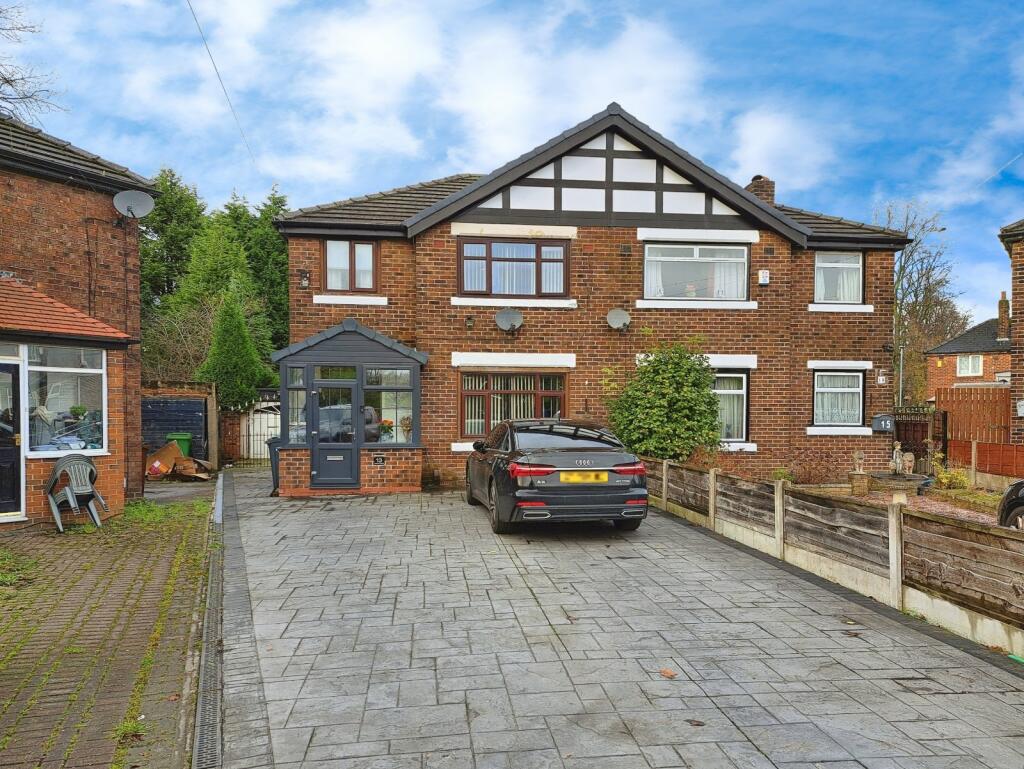 13 Blackthorn Avenue