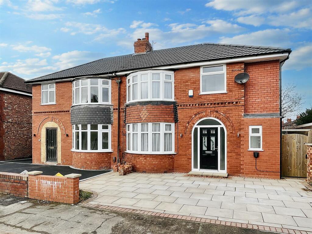 61 Leicester Avenue