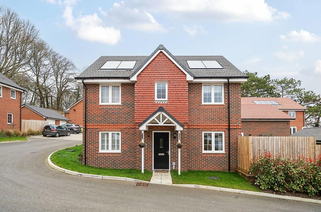 1 Walton Close