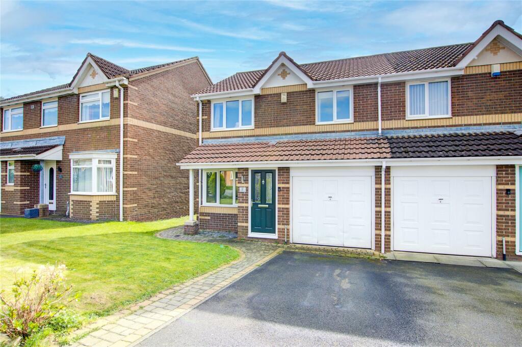 6 Railway Close