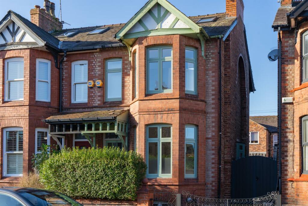 22 Claude Road