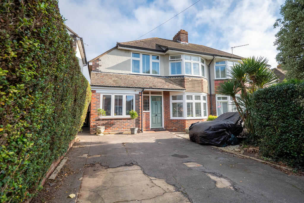 28 Rectory Avenue