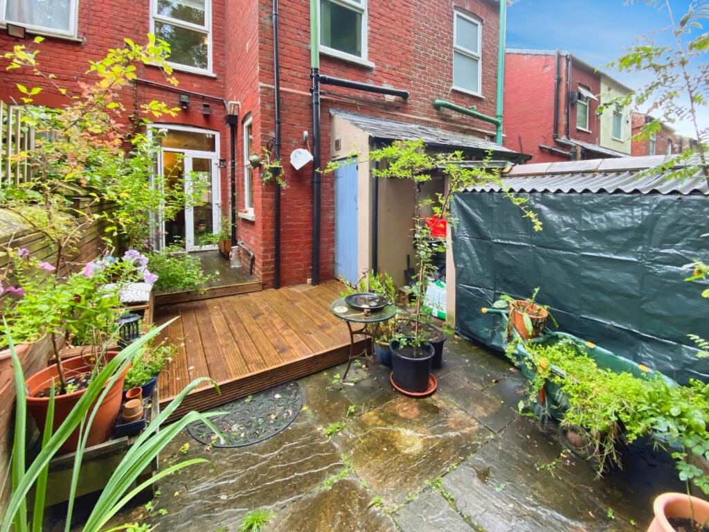 6 Livesey Street