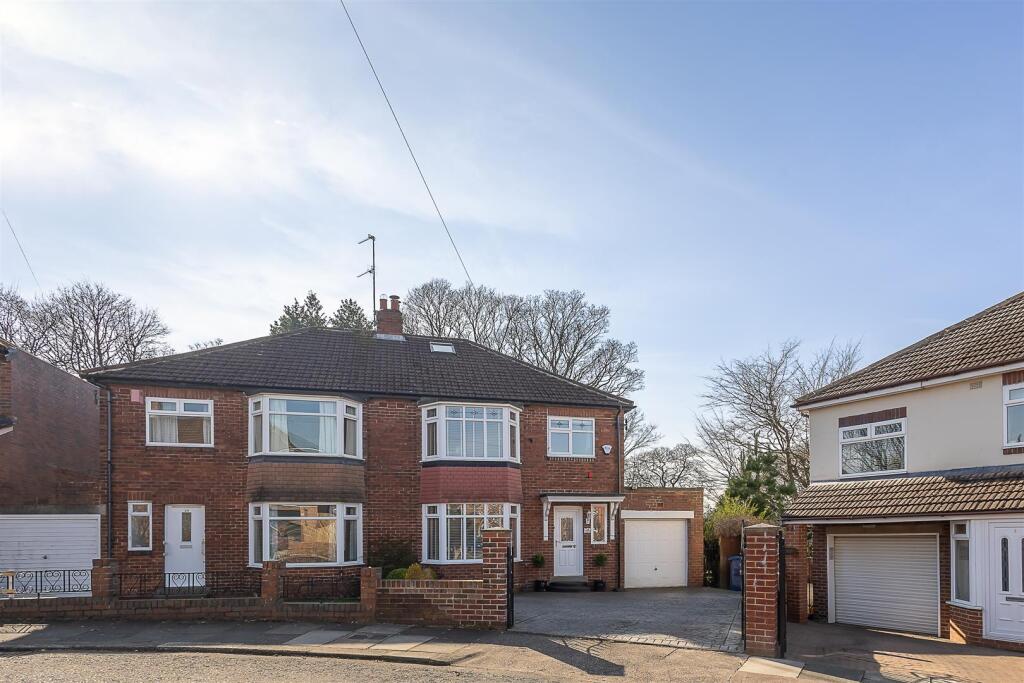 28 Broxholm Road