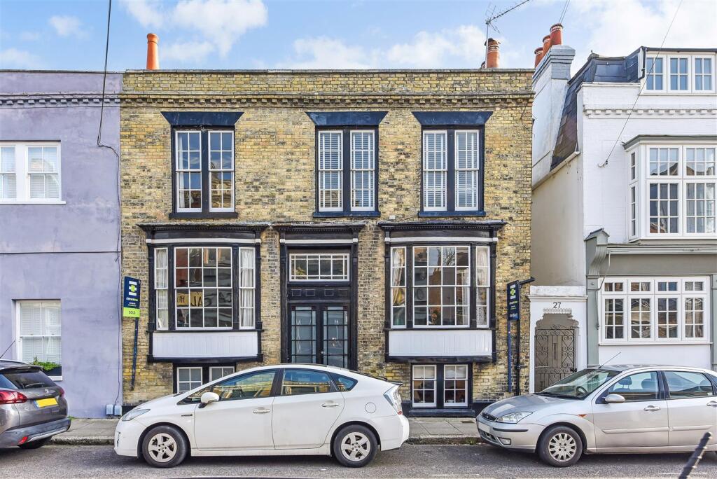 25 Great Southsea Street