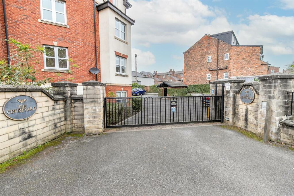 The Courtyard, 1 Roseville Mews
