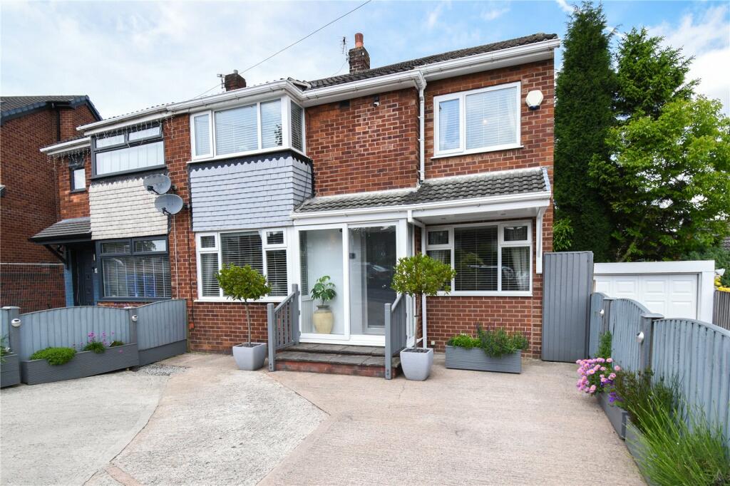4 Ainsworth Close