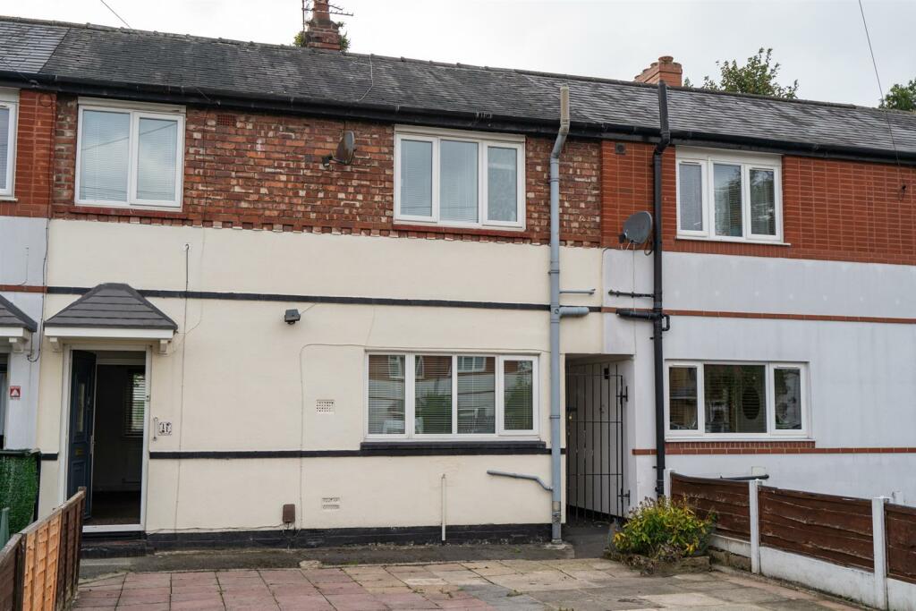 11 Woodhall Avenue