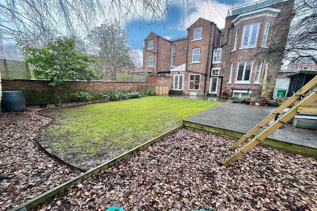 8 Parsonage Road